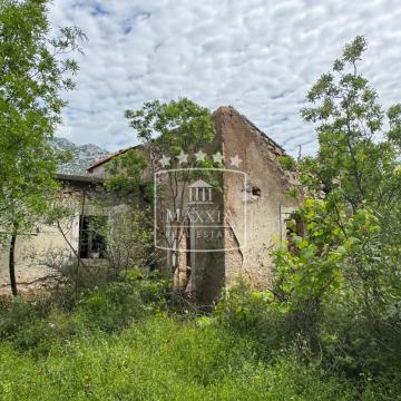 Seline - zemljište sa starinom! 90.000EUR