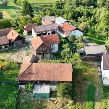 Seoska kuća u blizini Ozlja s balkonom i vrtom
