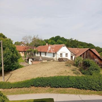 Karlovac, okolica, seosko imanje za adaptaciju s velikim potencijalom