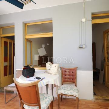 Šibenik, širi centar – predio Crnica Stambeno-poslovni prostor