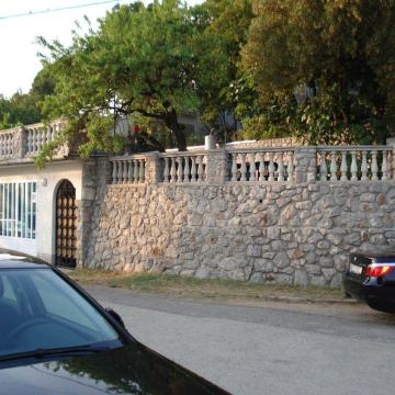 SMOKVICA KRMPOTSKA - KUĆA DRUGI RED DO MORA