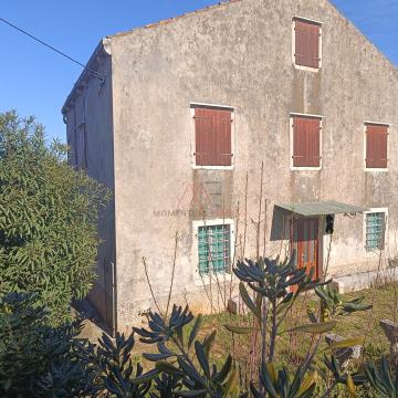 SNIŽENO!!Otok Lošinj,Nerezine,Starina za adaptaciju na odličnoj lokaci