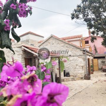 ŠOLTA GORNJE SELO KAMENA KUĆA