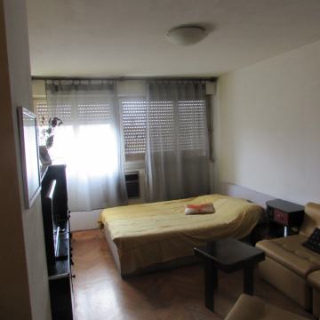 SPLIT BOL DVOSOBAN STAN 65 M2 NA 5.KATU