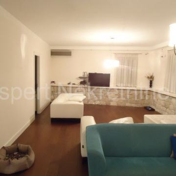 Split, centar, luksuzan 5soban  dvoetažni stan 315m2