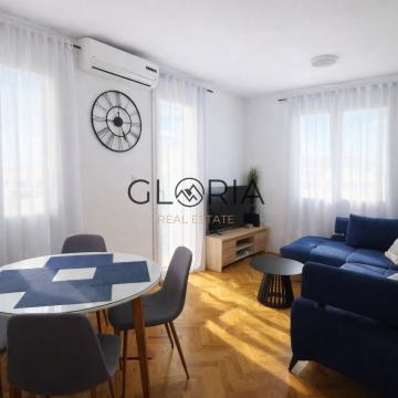 Split, Neslanovac – moderan jednosobni stan s lođom 42,49 m2 i privatn