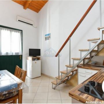 SPLIT SKALICE DVOSOBAN DVOETAŽNI NOVO NAMJEŠTEN STAN 45M2