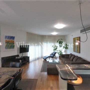 Srebrnjak, moderan 4s stan, 120m2, garaža, vrt