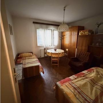 SREDNJACI, TOP LOKACIJA= stan 53.75m 2 + spremište 3.20m2 = PRILIKA!