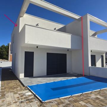 Srima, Vodice, moderna dvojna kuća s bazenom-useljenje proljeće 2025