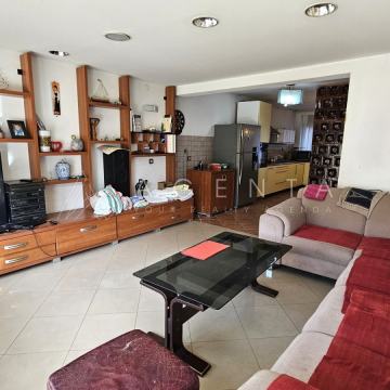 Stambeno poslovna zgrada u Velikoj Gorici