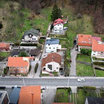 POSLOVNO STAMBENI  OBJEKT (Bivša  poliklinika)