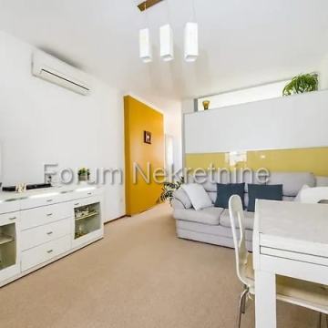 Stan 30m2 , 150m od mosta