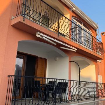 1 RED DO MORA - najam apartmana, Biograd na Moru