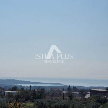 PRILIKA! Stan u centru mjesta 2 spavaće + galerija ,  sa otvorenim pog