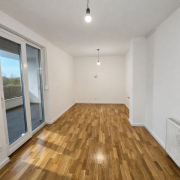 Stan, F.1 PROSTRAN I FUNKCIONALAN S LOĐOM I PARKIRNIM MJESTOM , Arena,