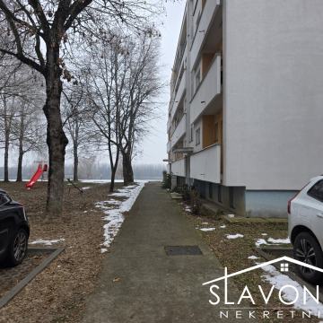 Stan: garsonijera Vukovar, 33 + 36 m2