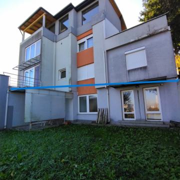 Stan: Karlovac, 99.60 m2