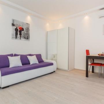 Stan:  ***LOVRET***GARSONJERA*** do 15.06.2026.