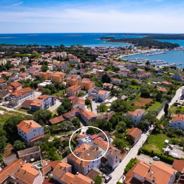 Medulin, stan + apartman  85+25 m2, pogled more, novo uređeno