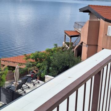 Stan: Omiš Medići u blizini mora, 58.00 m2