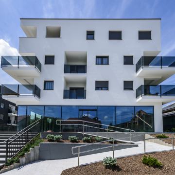 Dugo Selo,najam,centar,novi 2-s stan,novnamješten,garaža 65 m2,750€/mj