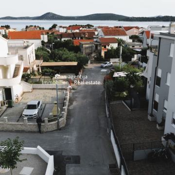 Vodice, novo, stan, 350 m do Plave plaže, 309000€