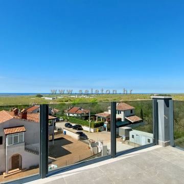 Novi stan u okolici Poreča od 82 m2 s pogledom na more