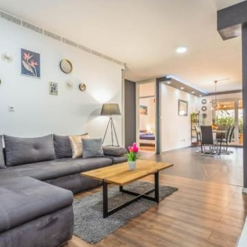Stan: Omiš, komforan stan uz Cetinu, 68 m2