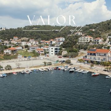 Stan: Poljica, novogradnja sa krovnom terasom *prodaje vlasnik*