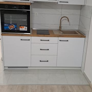 Stan: Solin,JAPIRKO&studio apartman 23m2/novorenoviran/