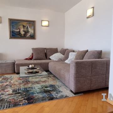 100 m2, Žnjan, trosobni stan s pogledom na more -od 1.11. na dugoročno