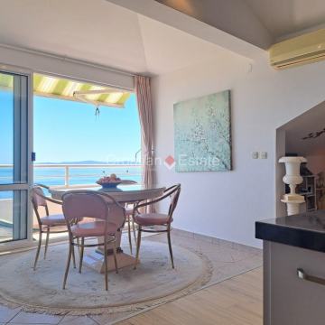 Žnjan, prvi red uz more, dvosobni stan 91,20 m2, parkirno mjesto