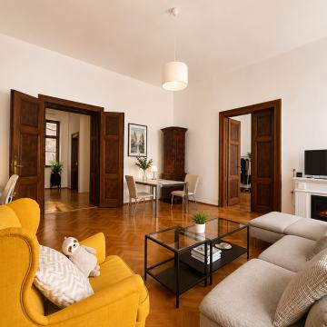 STAN NA TRGU KRALJA TOMISLAVA – RIJETKA PRILIKA, 150 m2