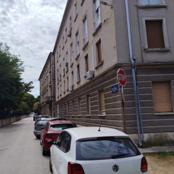 Stan: Zadar, Kolovare, 70.22 m2, za adaptaciju, odlicna pozicija