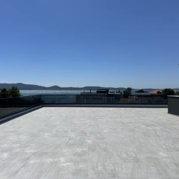 Stan:Zadar-Sukošan Hills-Privatna krovna terasa s bazenom,Netto 250 m2