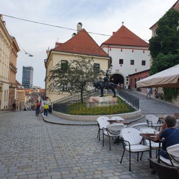 Stan: Zagreb, Centar, Radićeva, 2 kat, 37 m2, 1-sob,  novouređen