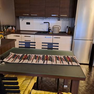 Stan: Zagreb (Knežija), 55.00 m2 2S NOVIJI SA 2 GARAŽE ZA 270000 EURA