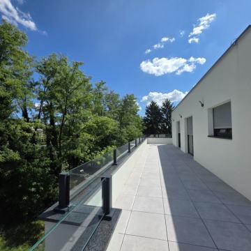 Malešnica, četverosoban stan na 2. katu, parkirno mjesto i spremište