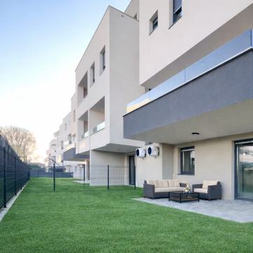 Stan: Zagreb(Botinec),74 m2,novogra.,terasa 18m2, vrt 90m2, VPM13m2