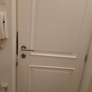 Stan: Zagreb (Prečko), 23.00 m2 1 KAT UREĐEN I NOVONAMJEŠTEN 125000E