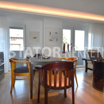 Stan: Zagreb, SAVSKA,  48.00 m2