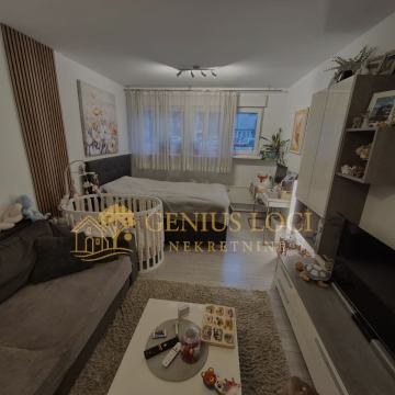 Stan: Zagreb (Voltino), 38.00 m2 - renoviran i namješten