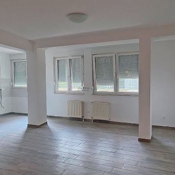 Stan, Zelengaj, četverosoban stan sa zimskim vrtom, 178m2!