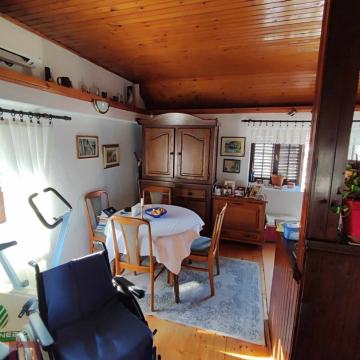 Stara obiteljska kamena kuća od 140m2 Dicmo