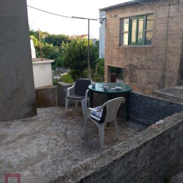 Stara obiteljska kuća u bloku