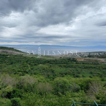 Starina 220 m2  (P+1), u fazi renovacije sa lijepim pogledom na more i