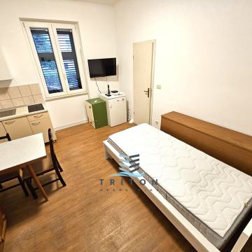 STUDIO APARTMAN 20 m2 U ŠIREM CENTRU SPLITA ZA DUGOROČNI NAJAM