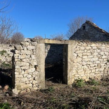 SUHOVARE-STARA KAMENA KUĆA