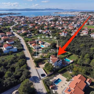 Sukošan - jednosobni apartman sa terasom! Lokacija! 164.999€
